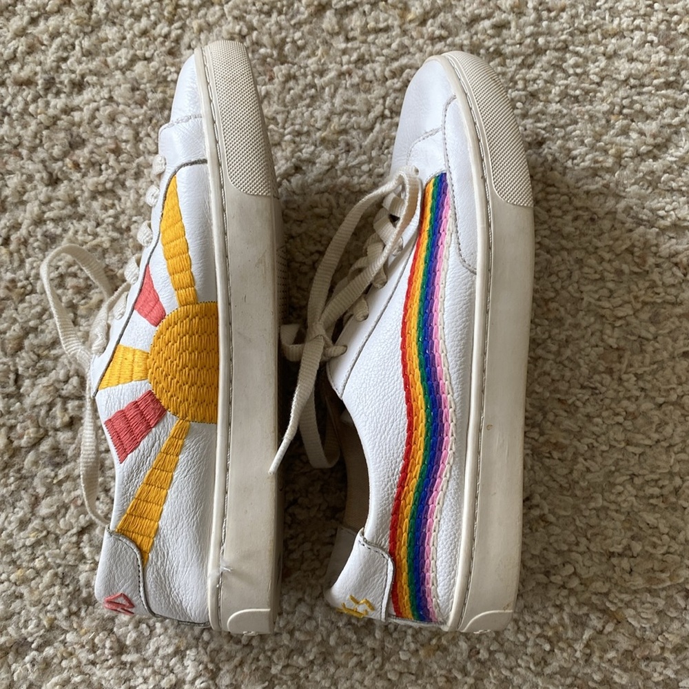 Soludos Shoes Womens 8 White Leather Good Vibes Sneakers Embroidered Rainbow